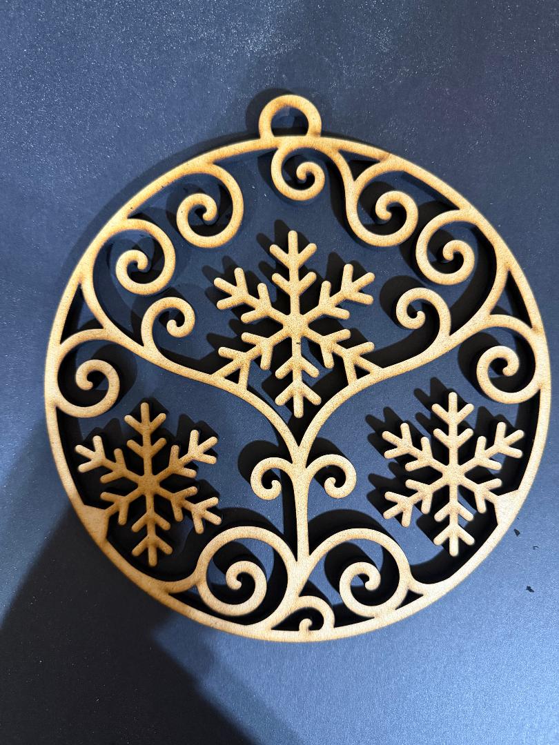 Circle w Snowflakes Cutout